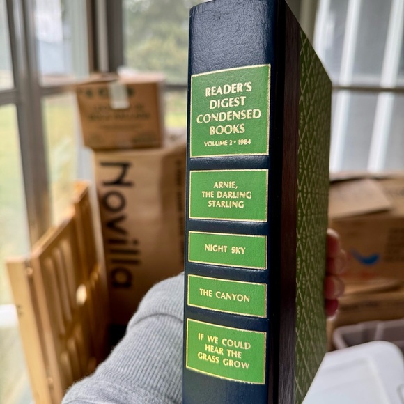 VINTAGE Reader's Digest Condensed Books Volume 2 1984 - Picture 2 of 3